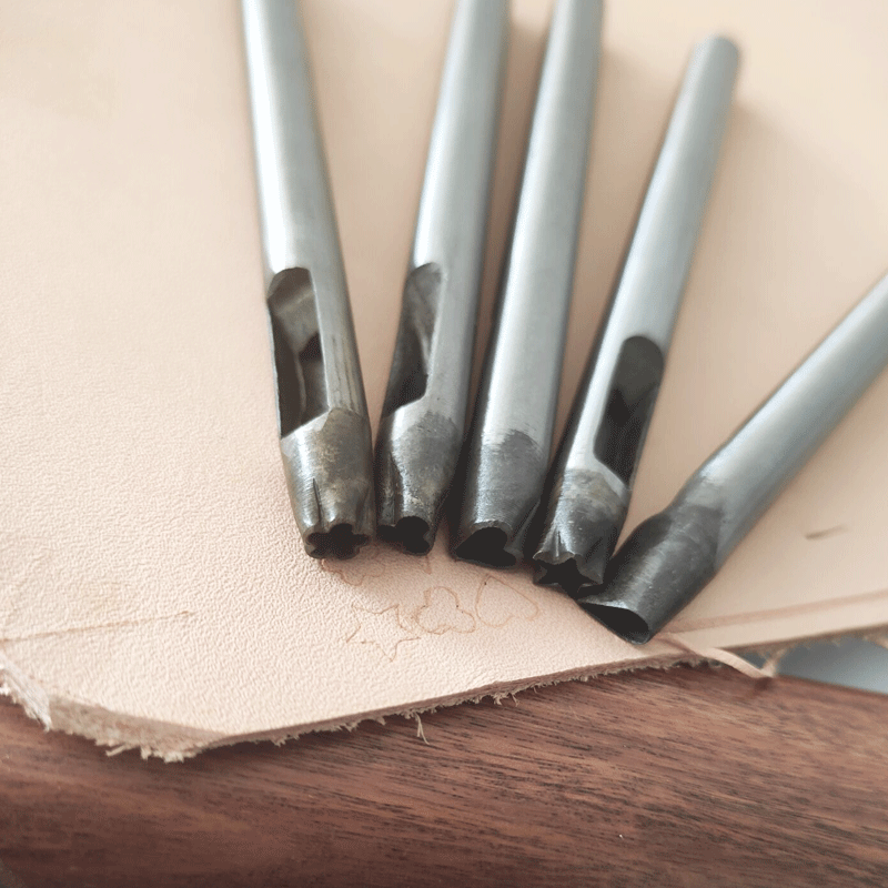 1Pcs 가죽 구멍 펀치 철강 도구 꽃 모양 구멍 펀처 - Leatherwork Awl 리뷰 및 가격